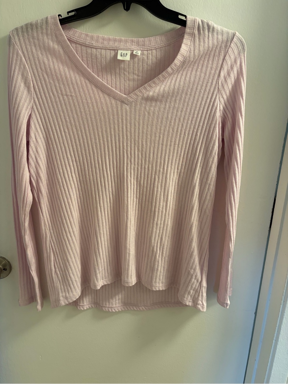 GAP Light Lavender Pink Ribbed Knit V-Neck Long Sleeve Top Tee Shirt Medium M